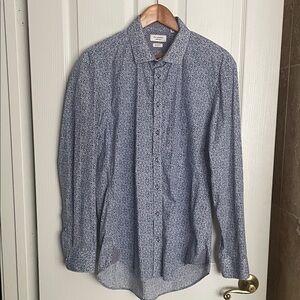 VAN LARSSON  -  Blue and white floral dress shirt